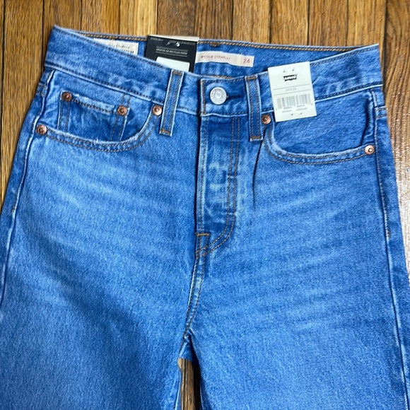 Levi’s premium wedgie straight size 24 x 26 - Picture 3 of 7